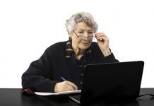 Webbutbildning till äldre om läkemedel