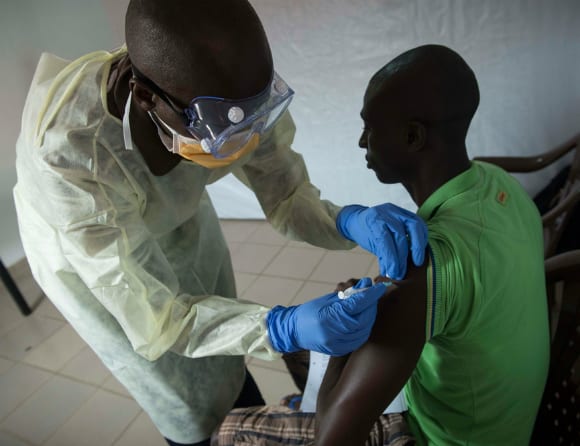 Ännu ett vaccin mot ebola testas under utbrottet