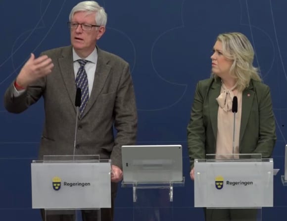 Johan Carlson, Folkhälsomyndigheten. Lena Hallengren, socialdepartementet.