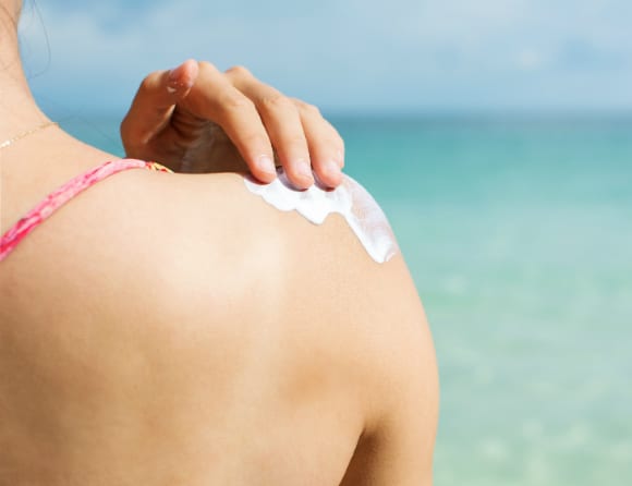 Höga halter av kemiska UV-filter tas upp i kroppen