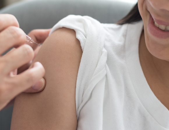Ny studie: Det är bättre att ge vaccin i samma arm