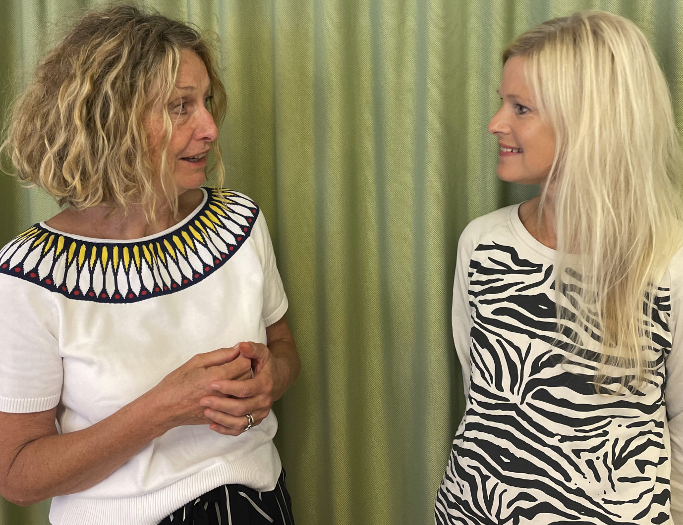 Ann-Sofie Cavefors och Catrin Marklund vill se jämlikare täckning för barnvaccinationer.