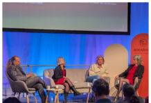 Seminarium om alternativmedicin. Från vänster till höger; samtalsledare Per Johan Råsmark, medicinreporter Anna Bäsén, granskande journalisten Madelene Pollnow och vetenskapsredaktören Maria Gunther. Foto: William Backgård