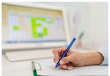 IT-attack tvingar apotekare 25 år tillbaka i tiden Använder papper och penna. Foto: Istock