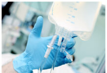 Beredskap för tillverkning ingen ensam lösning Dropp Ringer Glukos Natriumklorid Akutsjukvård infusionsvätska Istock