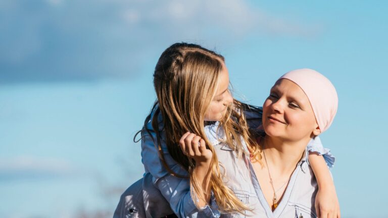Nya forskningsframsteg når svenska cancerpatienter för sent