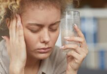 Allt fler riskerar läkemedelsutlöst huvudvärk Att ta många värktabletter kan i sig leda till läkemedelsutlöst huvudvärk