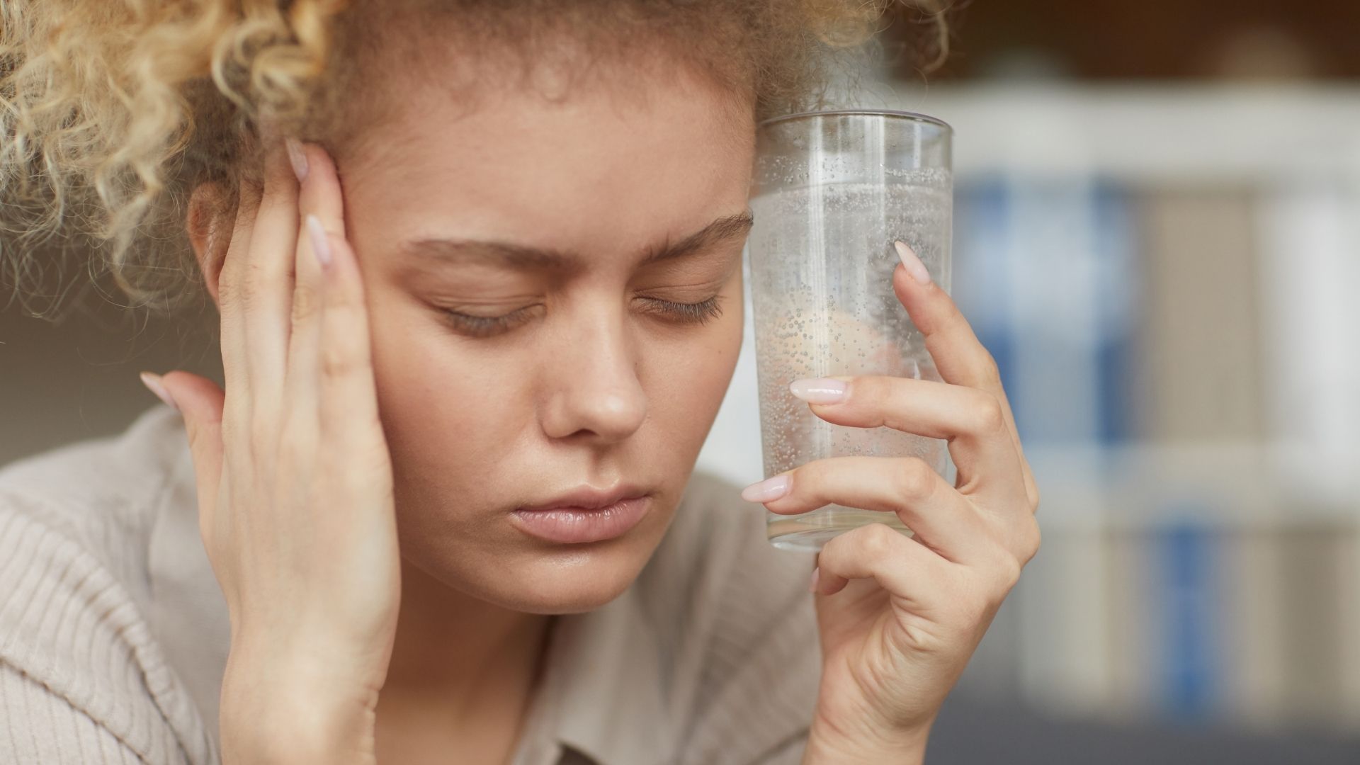 Att ta många värktabletter kan i sig leda till läkemedelsutlöst huvudvärk
