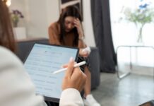 Digitalt beslutsstöd minskar avhopp från antidepressiv behandling Det digitala verktyget Petrushka hjälper läkare och patienter att ta beslut om medicin mot depression