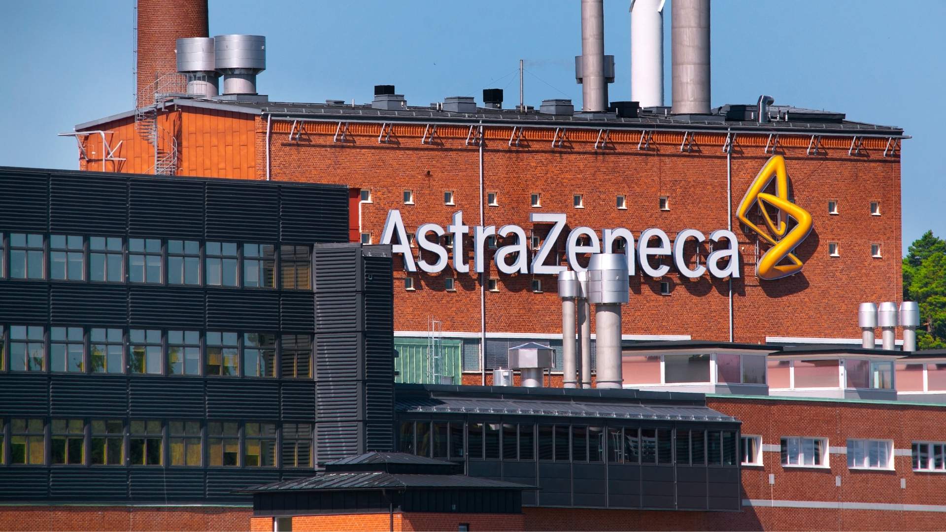 Astra Zeneca byggnad till artikel om uppgifter om samtal om historisk affär med Bristol Myers Squibb.
