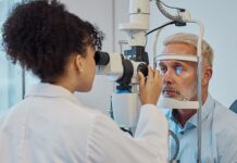 Första ögonimplantatet i sitt slag rekommenderas för EU-godkännande En ögonundersökning