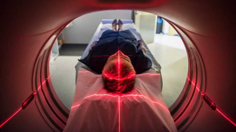 FDA godkänner nytt tau-test för Alzheimers sjukdom