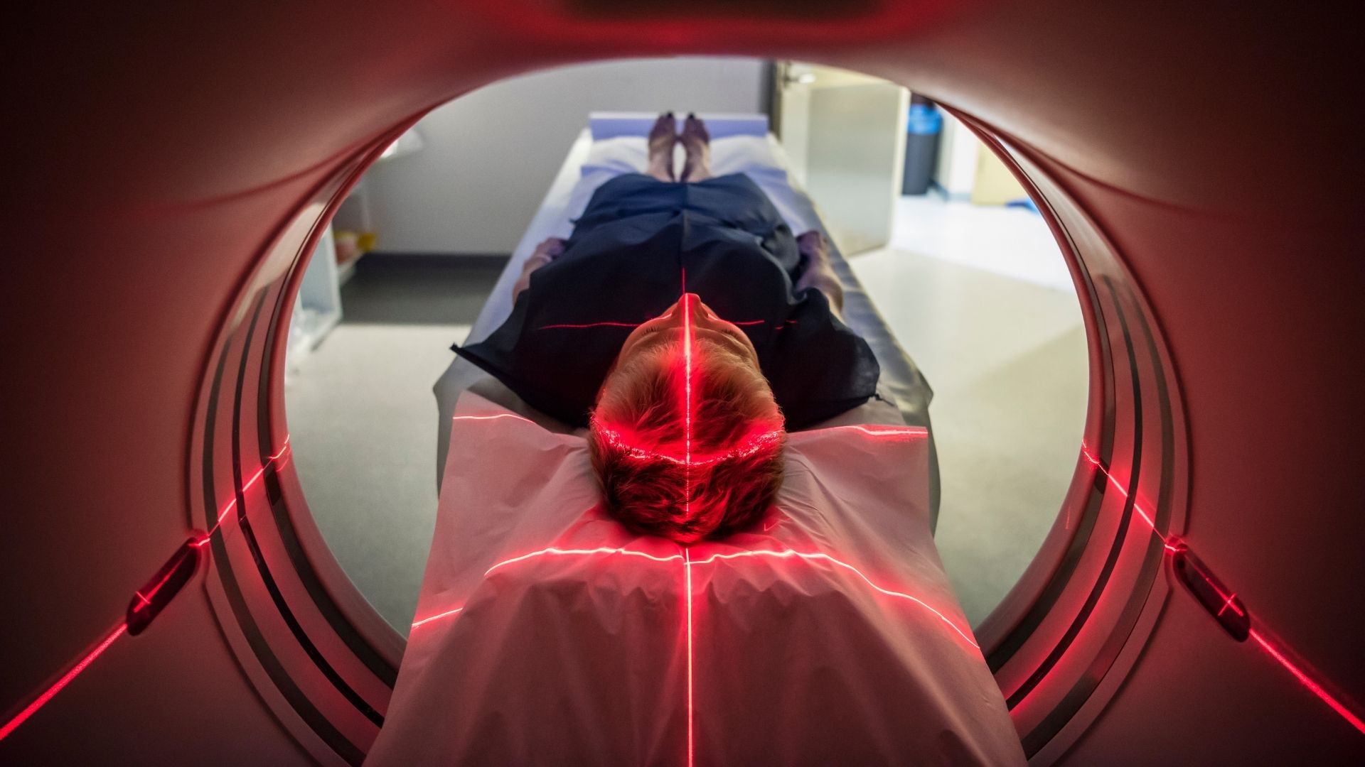Person i en PET-scan