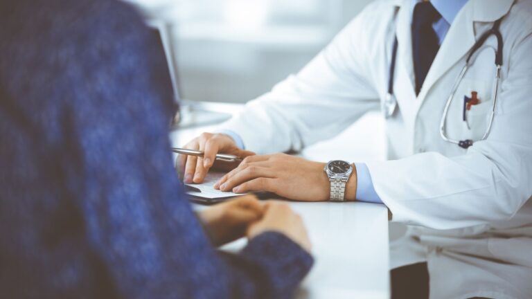 Privat klinik börjar ge Leqembi – behandlingen kostar hundratusentals kronor