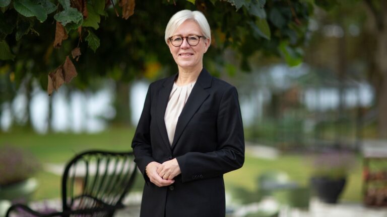 ”Sverige kan inte stå still när andra länder agerar”